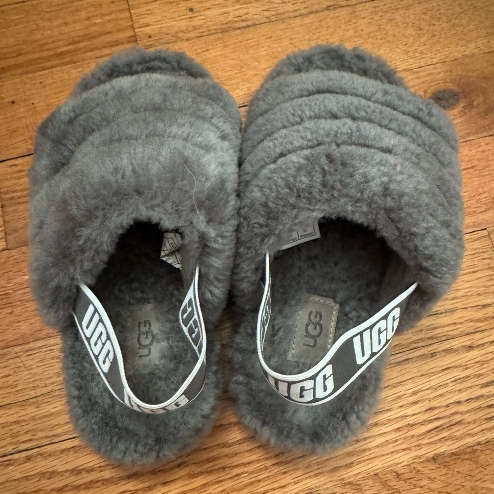 UGG SLING SLIPPER - KIDS size 1